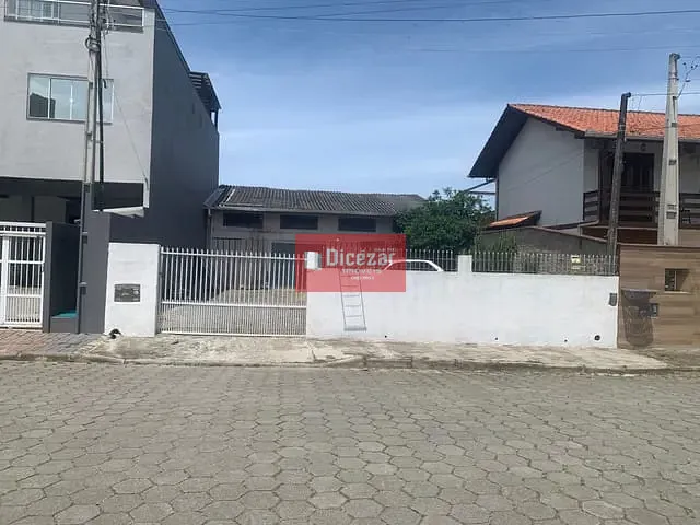 Terreno com 260m², à venda, no bairro Praia Alegre em Penha