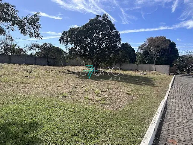 Terreno com 1400m², à venda, no bairro Setor Habitacional Jardim Botânico em Brasília