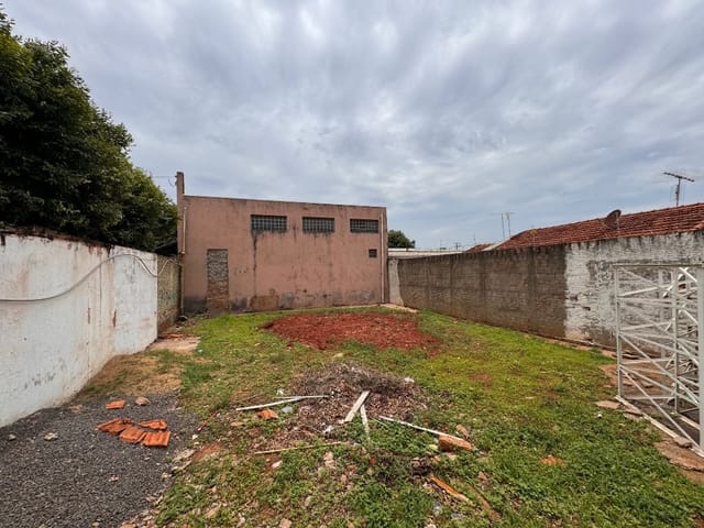 Terreno com 131m², à venda, no bairro Jardim Sao Braz em Birigui