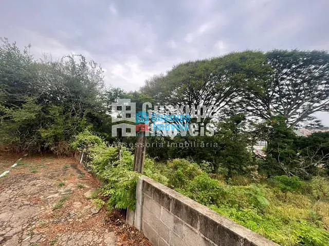Terreno com 409m², à venda, no bairro Jardim Nova Guaxupé em GUAXUPÉ