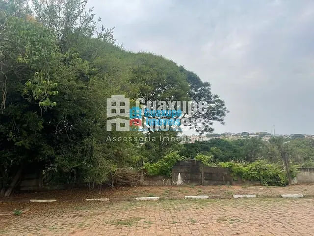 Terreno com 409m², à venda, no bairro Jardim Nova Guaxupé em GUAXUPÉ