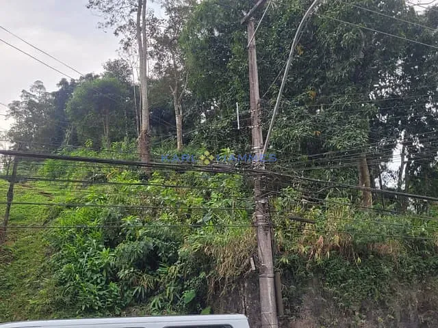 Terreno com 6700m², à venda, no bairro Castelanea em Petrópolis