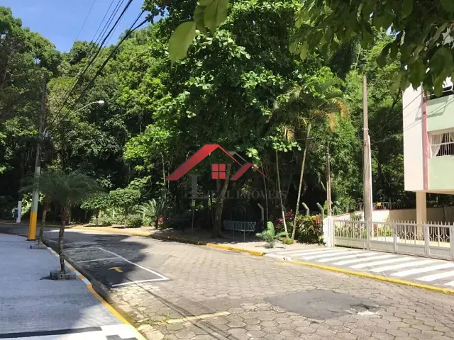 Terreno com 6500m², à venda, no bairro Barra Funda em Guarujá