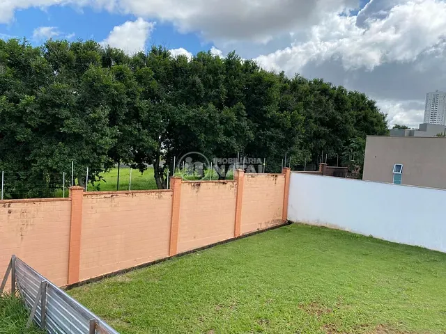 Terreno à venda, no bairro Vivendas Do Arvoredo em Londrina