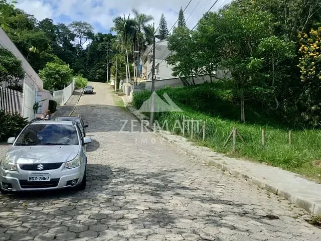 Terreno com 1078m², à venda, no bairro Água Verde em Blumenau