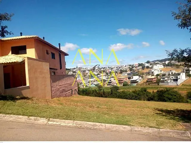 Terreno com 377m², à venda, no bairro Condomínio Residencial e Comercial Fazenda Santa Petronilla em Bragança Paulista