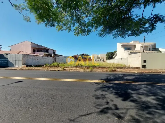 Terreno com 715m², à venda, no bairro Nova Ourinhos em Ourinhos