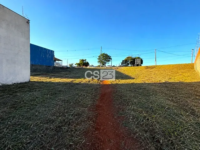 Terreno com 1379m², à venda, no bairro Conjunto Vivi Xavier em Londrina