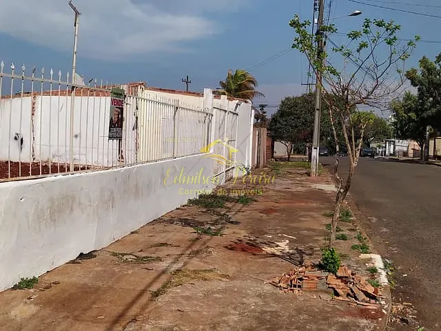 Terreno com 414m², à venda, no bairro ARMINDO GUAZZI em LONDRINA