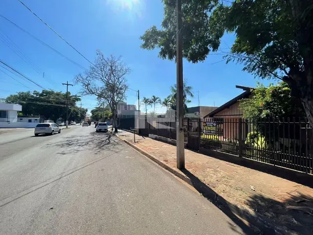Terreno com 712m², à venda, no bairro Centro em Rolândia