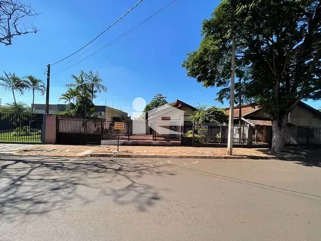 Terreno com 712m², à venda, no bairro Centro em Rolândia