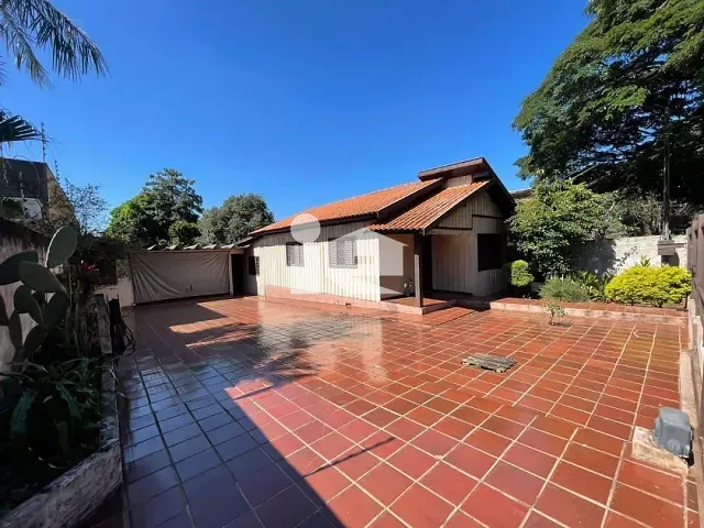 Terreno com 712m², à venda, no bairro Centro em Rolândia