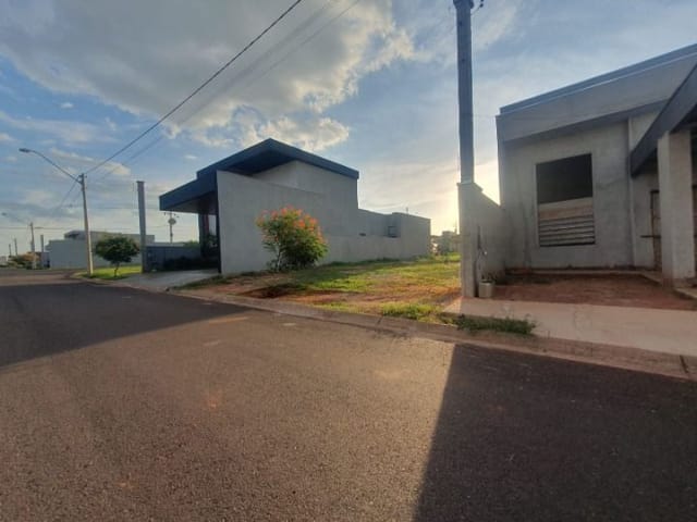 Terreno com 250m², à venda, no bairro Residencial Manuela em Birigui