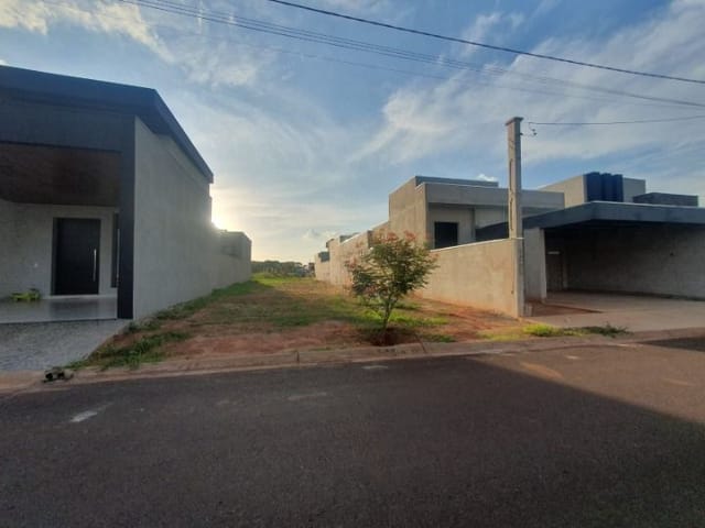 Terreno com 250m², à venda, no bairro Residencial Manuela em Birigui