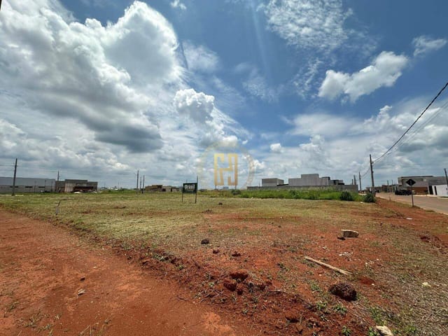Terreno com 520m², à venda, no bairro Jardim Montreal em Nova Mutum