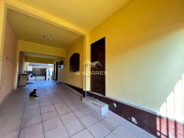Sobrado com 360m² 4 quartos e 2 banheiros, à venda, no bairro Porto das Laranjeiras em Araucária