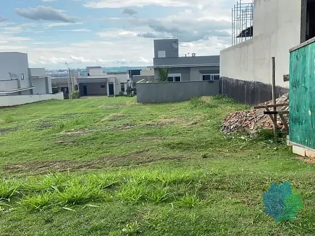 Terreno com 324m², à venda, no bairro Residencial Central Parque em Salto