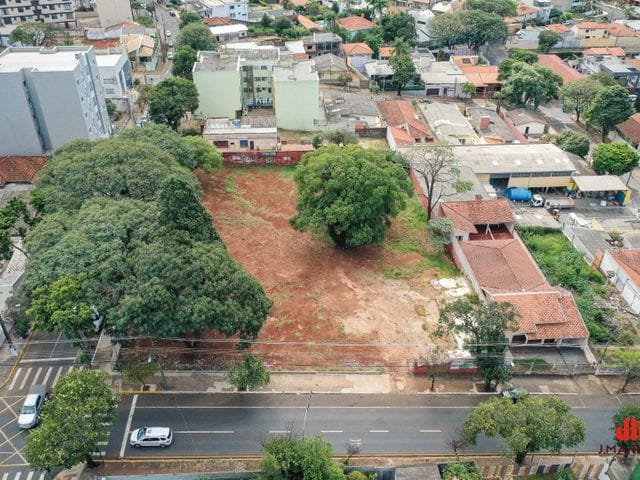 Foto do Terreno - Oportunidade para investidores, construtoras e incorporadoras, lote com parametros de uso e ocupacao ZC1 (Zona Comercial Um) | J. Mareze Imóveis Ltda