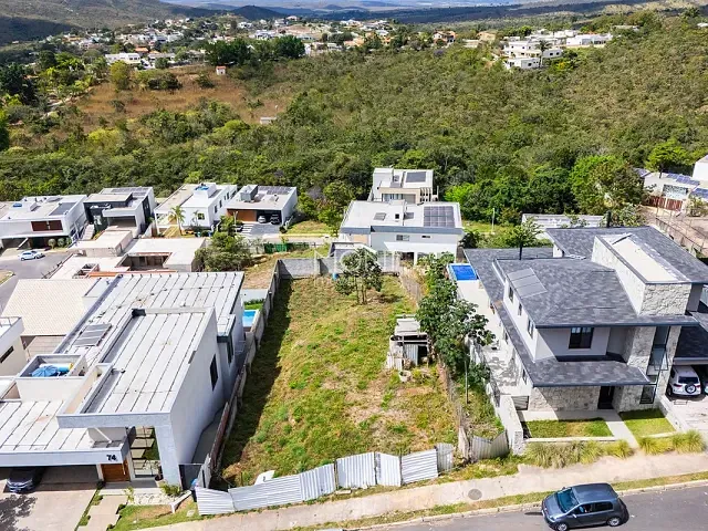 Terreno com 599m², à venda, no bairro Setor Habitacional Jardim Botânico em Brasília
