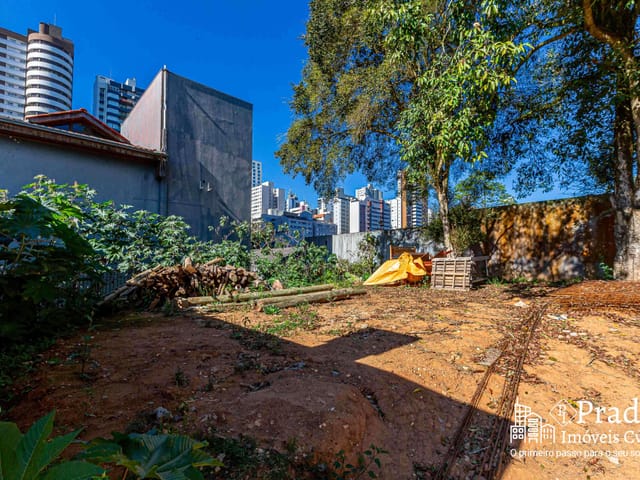 Terreno com 745m², à venda, no bairro Bigorrilho em Curitiba