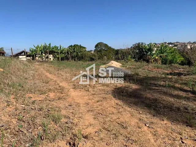 Terreno com 416m², à venda, no bairro Vila Mosconi em Andradas