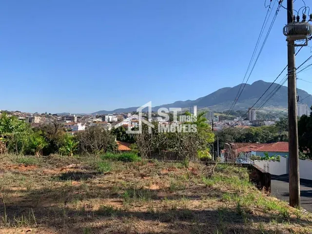Terreno com 416m², à venda, no bairro Vila Mosconi em Andradas