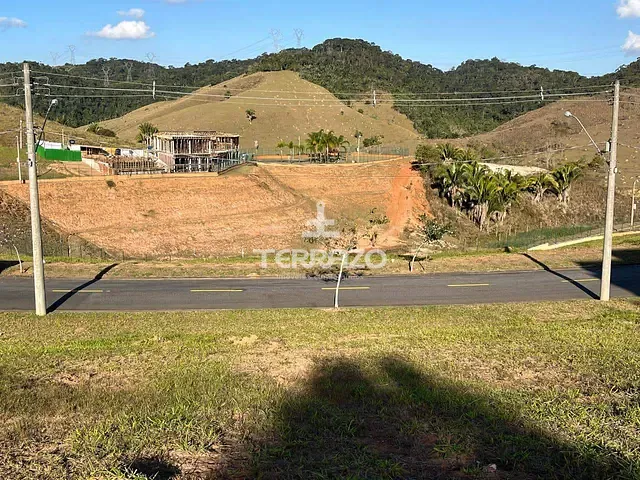 Terreno com 423m², à venda, no bairro Casa de Pedra/Alphaville em Volta Redonda