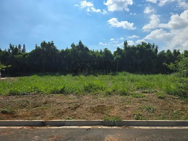 Terreno com 250m², à venda, no bairro Residencial Europa em Holambra