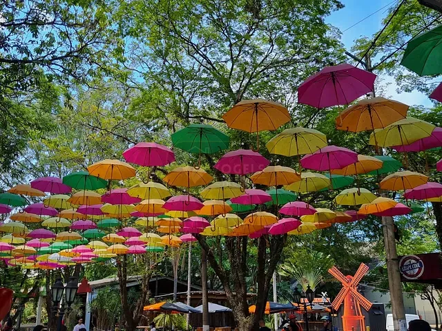 Terreno com 250m², à venda, no bairro Residencial Europa em Holambra