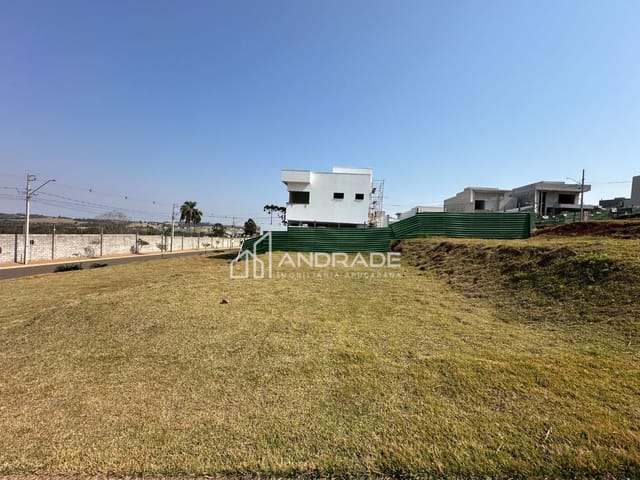 Terreno com 220m², à venda, no bairro Residencial Florais Do Lago em Apucarana