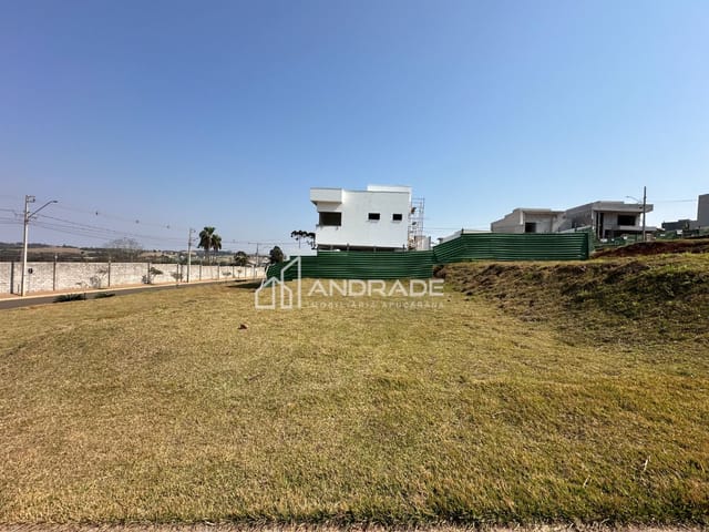 Terreno com 220m², à venda, no bairro Residencial Florais Do Lago em Apucarana