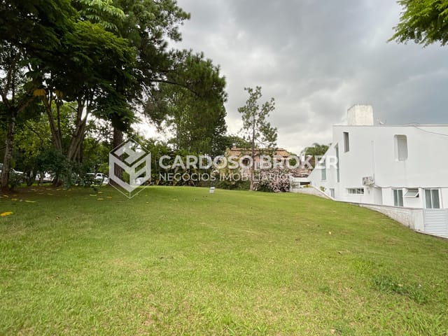 Terreno com 411m², à venda, no bairro Alphaville em Santana de Parnaíba