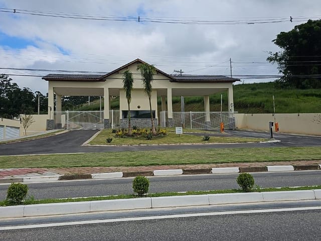 Terreno com 502m², à venda, no bairro Ipiranga em Guararema