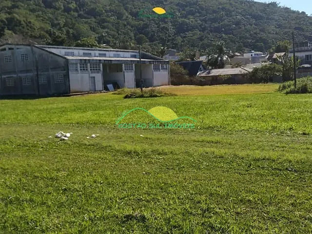Terreno com 20400m², à venda, no bairro Morro das Pedras em Florianópolis