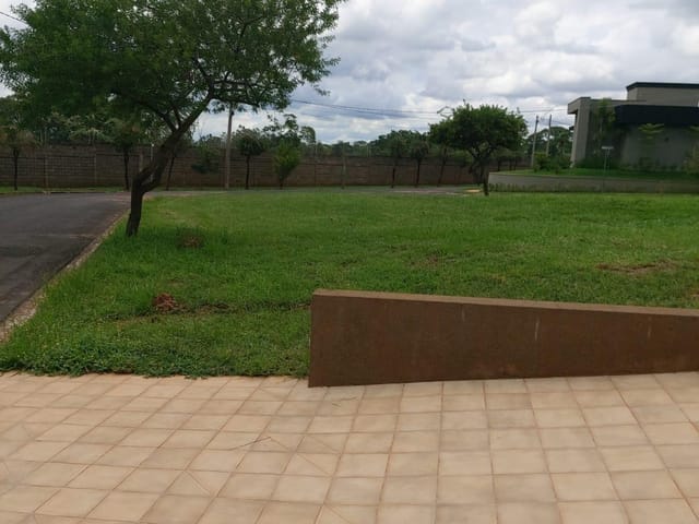 Terreno com 672m², à venda, no bairro condominio jardim botânico em Bady Bassitt
