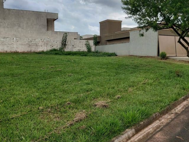 Terreno com 672m², à venda, no bairro condominio jardim botânico em Bady Bassitt