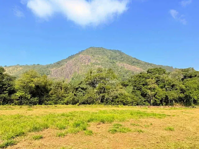 Terreno com 582m², à venda, no bairro Limoeiro em Guapimirim