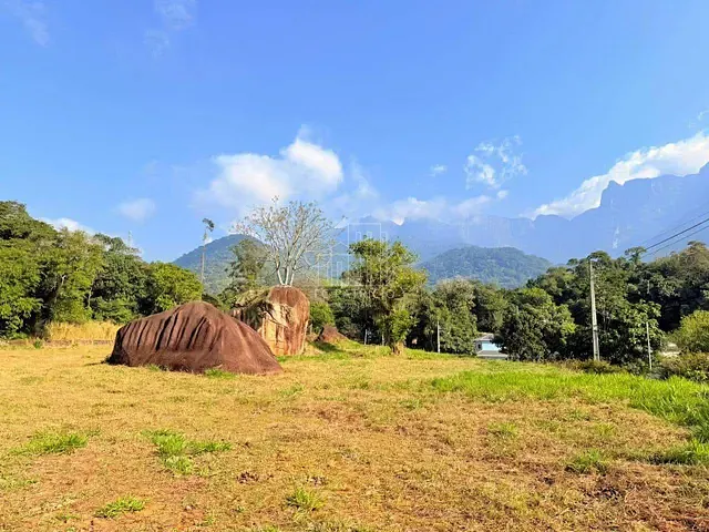 Terreno com 582m², à venda, no bairro Limoeiro em Guapimirim