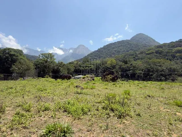Terreno com 582m², à venda, no bairro Limoeiro em Guapimirim