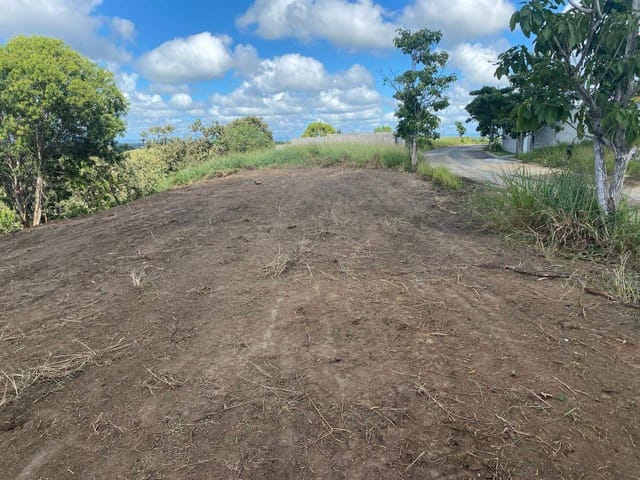 Terreno com 709m², à venda, no bairro Praia Grande em Fundão