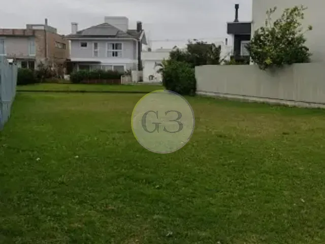 Terreno à venda, no bairro Laranjal em Pelotas