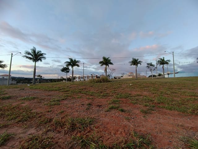 Terreno com 275m², à venda, no bairro JARDIM SÃO LUCAS em SALTO DE PIRAPORA