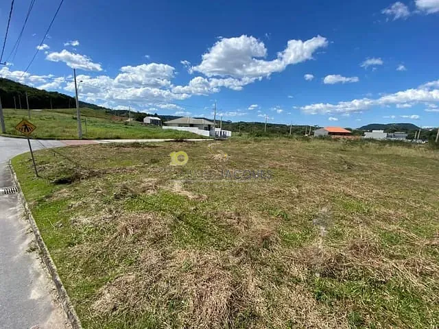 Terreno com 270m², à venda, no bairro Forquilhas em São José