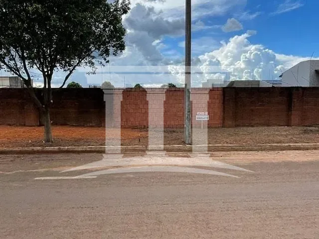 Terreno com 360m², à venda, no bairro Residencial Paris em Sinop