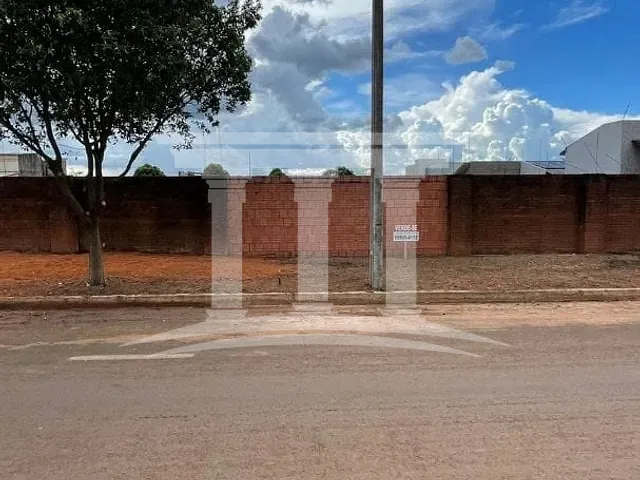 Terreno com 360m², à venda, no bairro Residencial Paris em Sinop