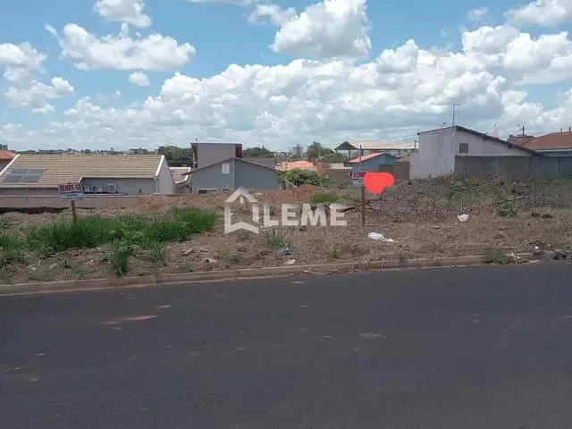 Terreno com 250m², à venda, no bairro Jardim Lagos dos Ipês em Mococa