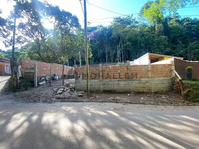 Terreno com 350m², à venda, no bairro São Pedro em Itajubá