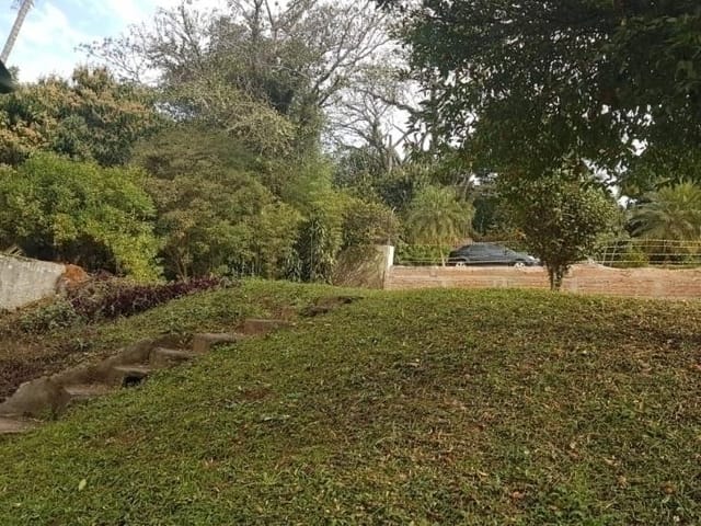 Terreno com 519m², à venda, no bairro Bosque do Vianna em Cotia