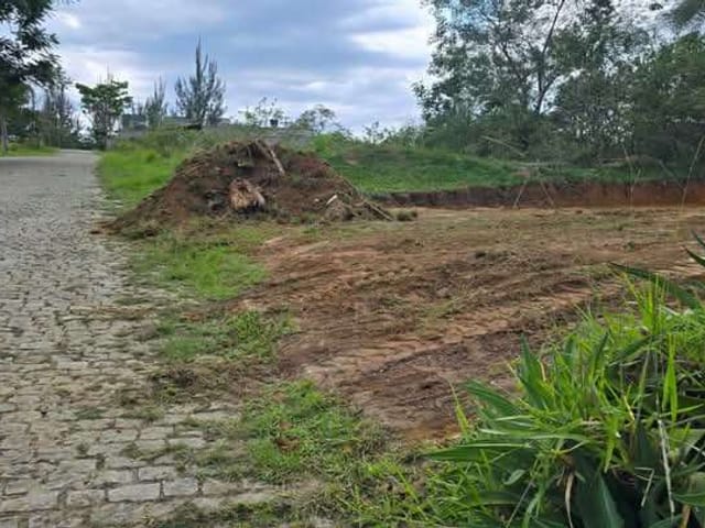 Terreno com 372m², à venda, no bairro Residencial Rio das Ostras em Rio das Ostras