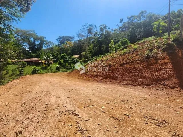Terreno com 3696m², à venda, no bairro Balança em Simão Pereira